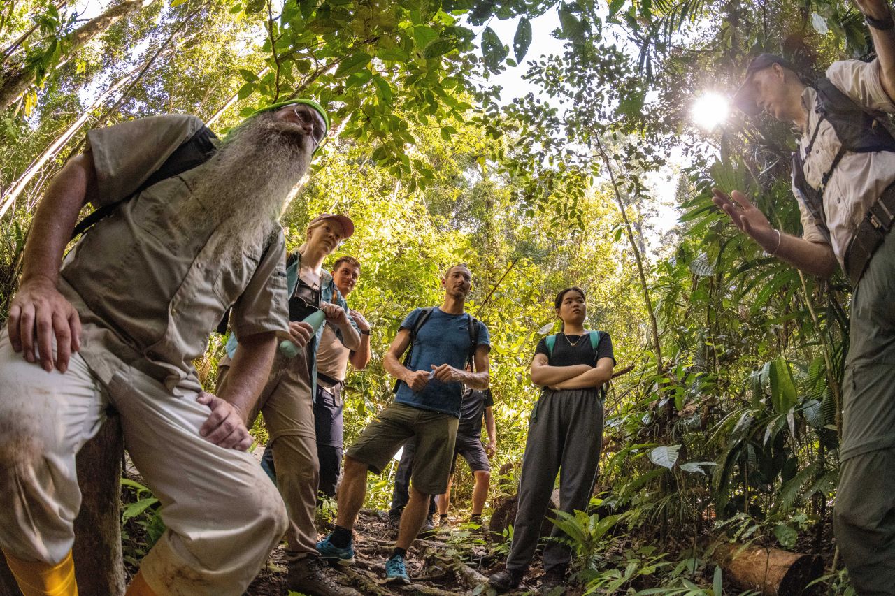 Nature enthusiasts exploring nature with scientists from Taxon Expeditions.