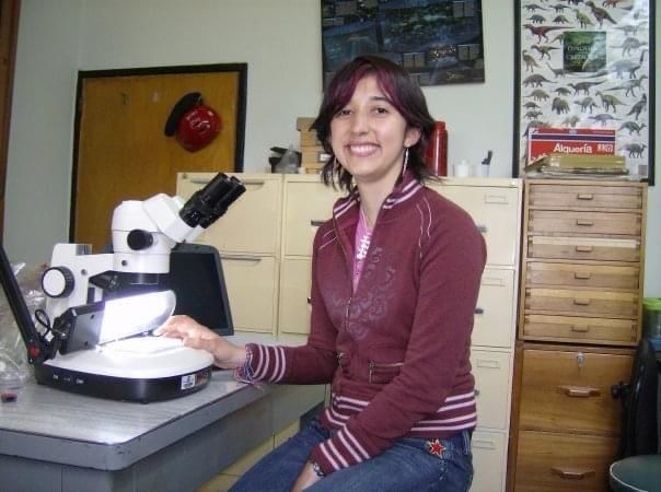 Vivian and her best friend a dissecting microscope