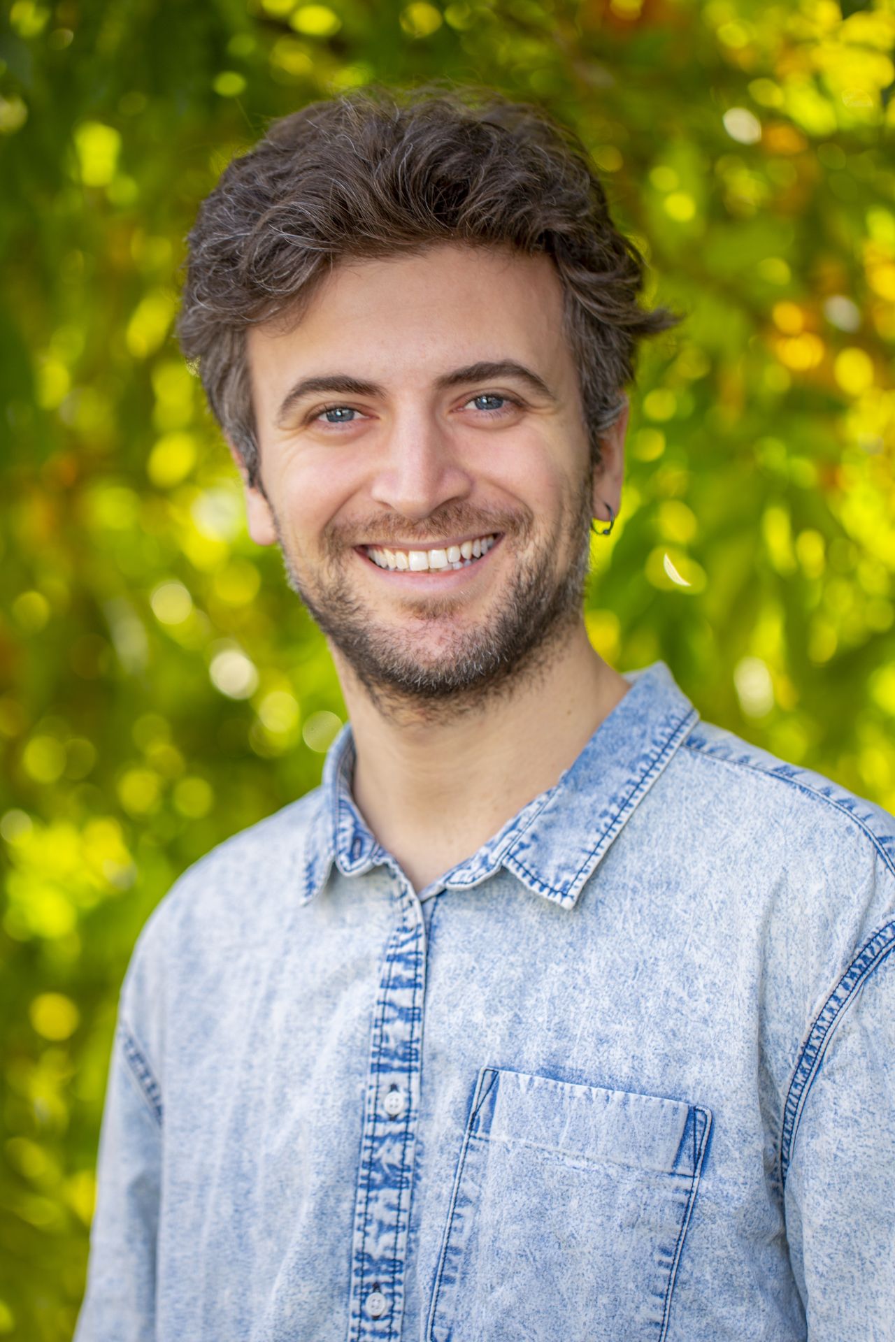 Portrait photo of Kaan Mika.